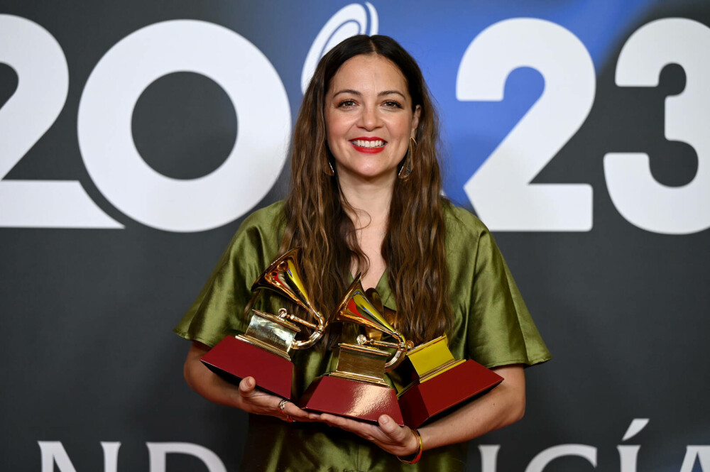 Latin Grammy 2023. Ce ținute au purtat vedetele la marele eveniment. Lista câștigătorilor | GALERIE FOTO - Imaginea 19