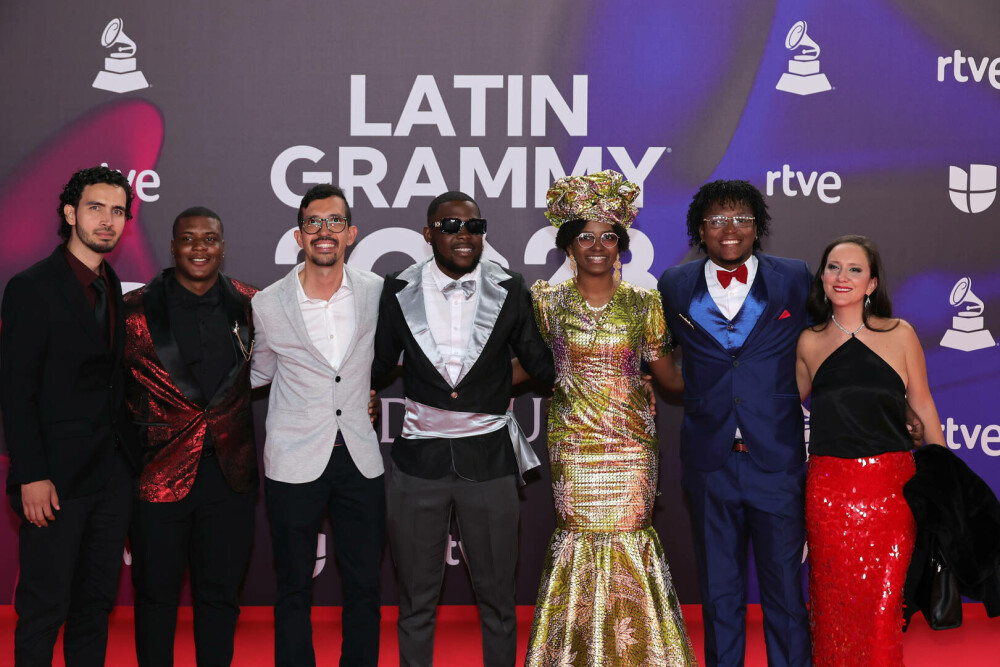 Latin Grammy 2023. Ce ținute au purtat vedetele la marele eveniment. Lista câștigătorilor | GALERIE FOTO - Imaginea 21
