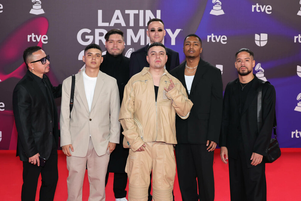 Latin Grammy 2023. Ce ținute au purtat vedetele la marele eveniment. Lista câștigătorilor | GALERIE FOTO - Imaginea 40
