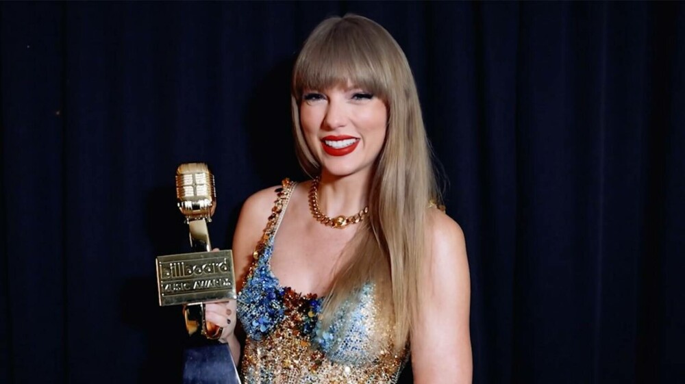 Billboard Music Awards 2023. Ce ținute au purtat vedetele pe covorul roșu. Taylor Swift a câștigat 10 trofee. GALERIE FOTO - Imaginea 1