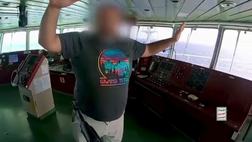 Cine este marinarul român răpit de gruparea teroristă houthi, în Marea Roșie. Momentul capturării a fost filmat. VIDEO - Imaginea 1