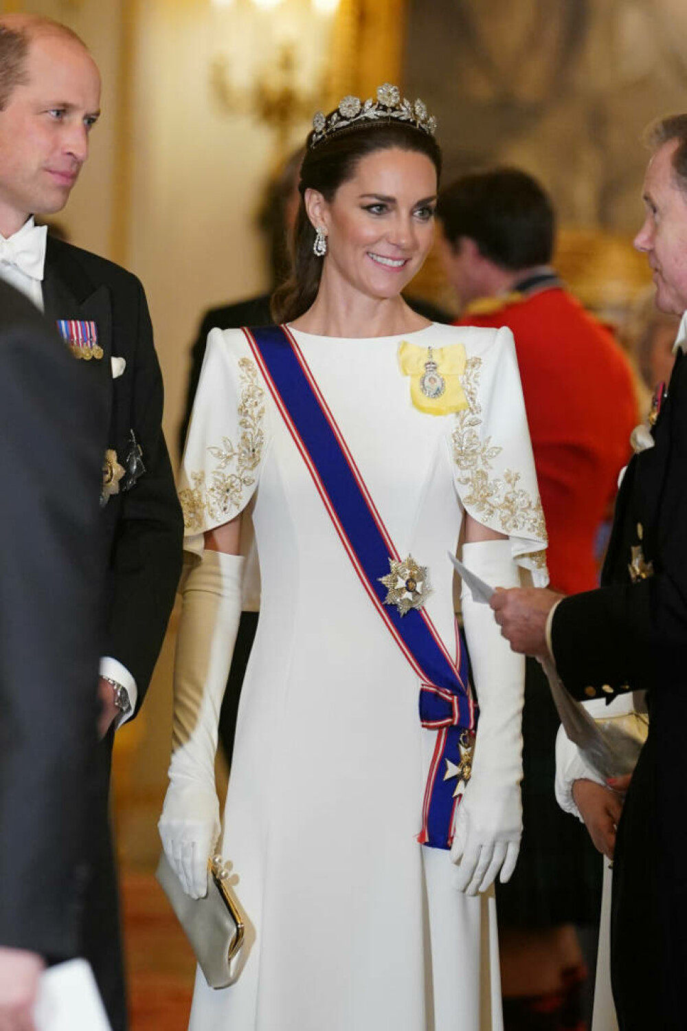 Prințesa Kate trece printr-o transformare de stil. Ținuta spectaculoasă purtată la cea mai recentă ceremonie | FOTO - Imaginea 6