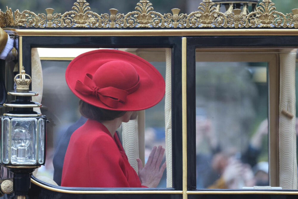 Prințesa Kate trece printr-o transformare de stil. Ținuta spectaculoasă purtată la cea mai recentă ceremonie | FOTO - Imaginea 11