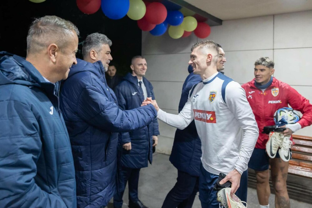 Cum s-au bucurat politicienii României în tribune, la meciul cu Elveţia | GALERIE FOTO - Imaginea 5
