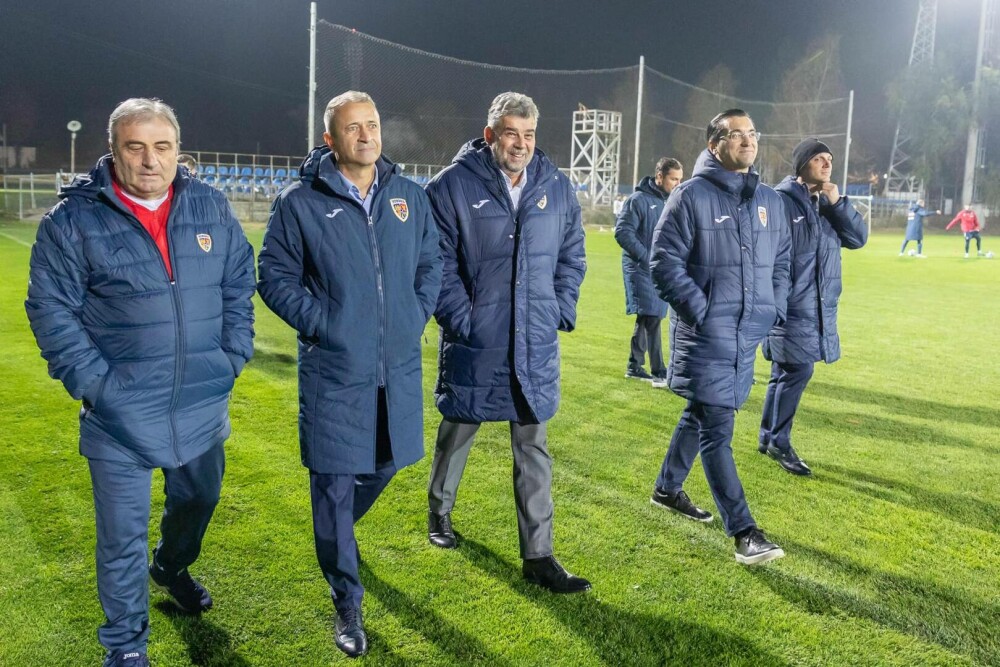 Cum s-au bucurat politicienii României în tribune, la meciul cu Elveţia | GALERIE FOTO - Imaginea 7