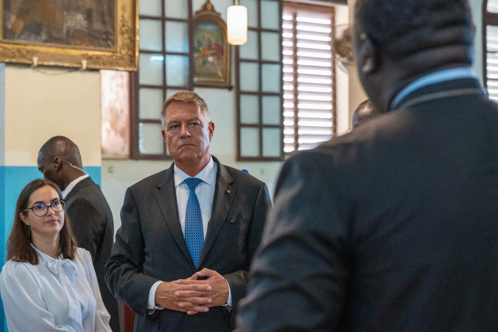 GALERIE FOTO. Klaus Iohannis a vizitat Casa Sclavilor din Senegal, muzeu în care au pășit și Barack Obama sau Nelson Mandela - Imaginea 8