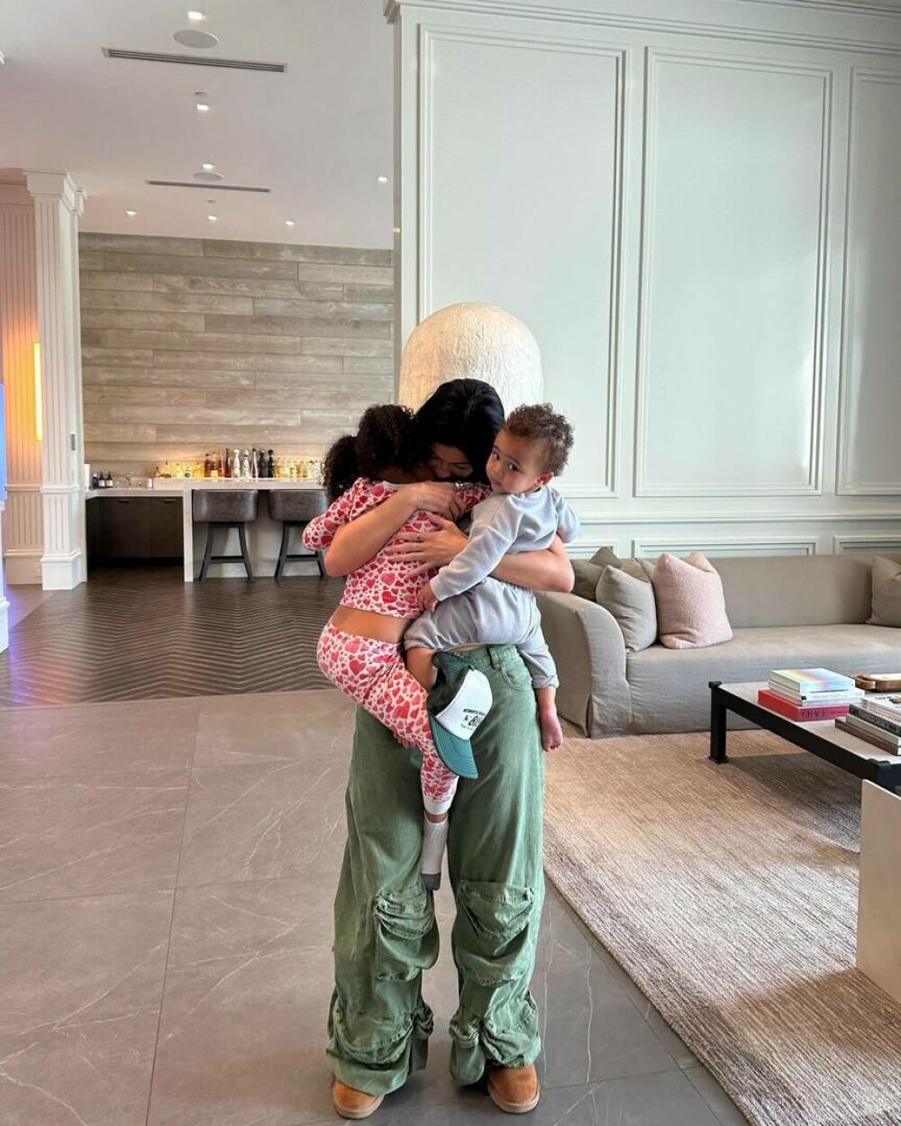 Kylie Jenner, fotografie emoționantă alături de cei doi copii ai săi. Imaginea a devenit virală - Imaginea 13