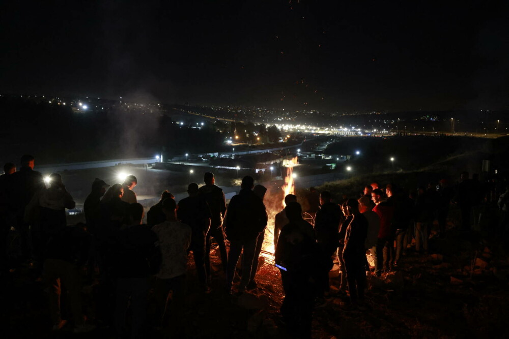 Prizonierii palestinieni eliberaţi au fost sărbătoriţi la întoarcerea în Cisiordania. Printre ei se află 24 de femei - Imaginea 5