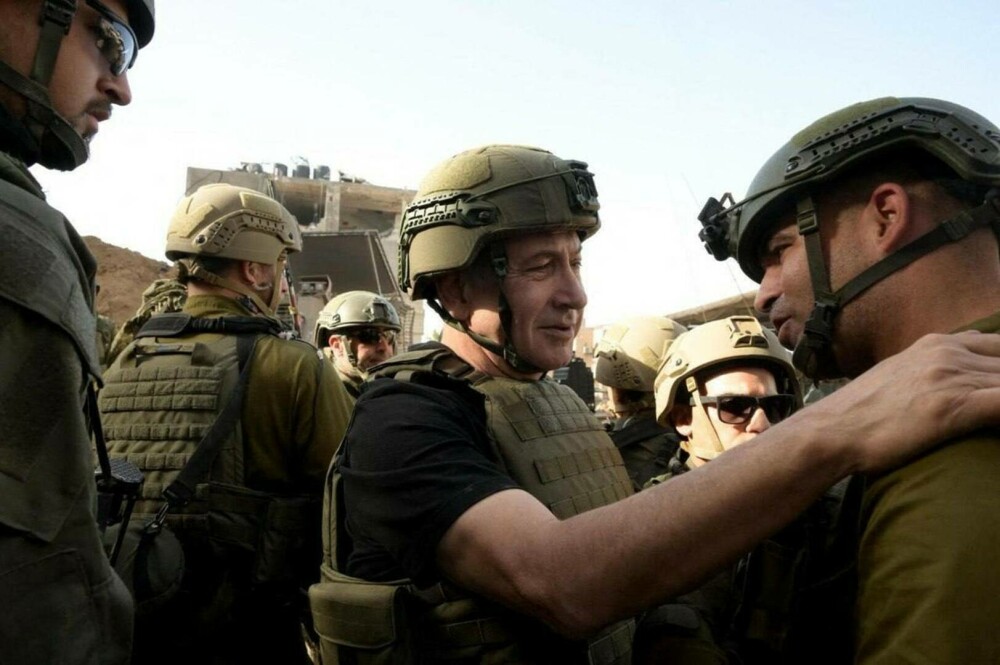 „Continuăm până la victorie”. Netanyahu, prima sa vizită în Fâşia Gaza de la începutul războiului cu Hamasul - Imaginea 1