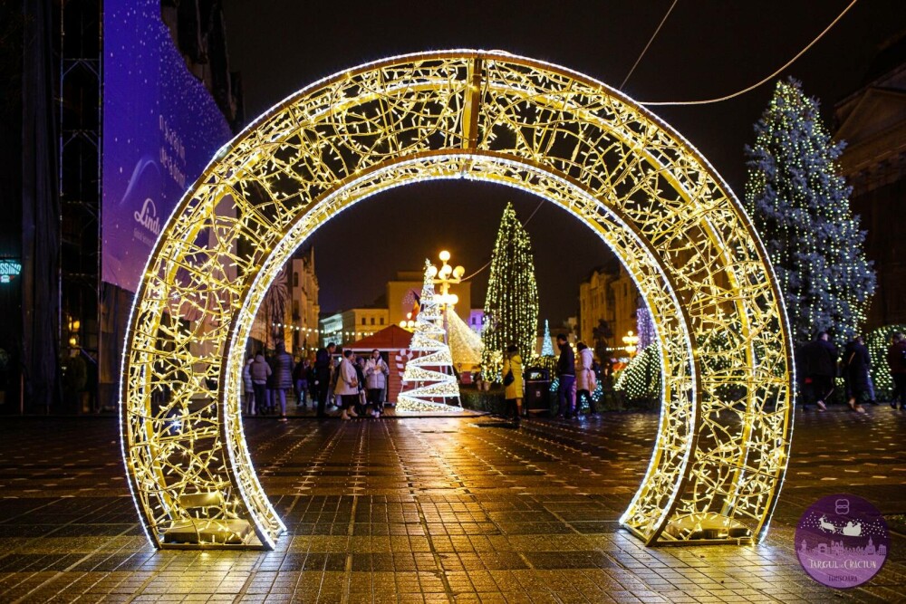 S-a deschis Târgul de Crăciun la Timişoara. Moş Crăciun ajunge în Piaţa Victoriei pe 22 decembrie - Imaginea 7