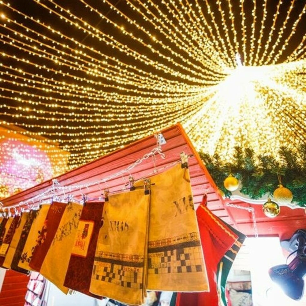 S-a deschis Târgul de Crăciun la Timişoara. Moş Crăciun ajunge în Piaţa Victoriei pe 22 decembrie - Imaginea 2