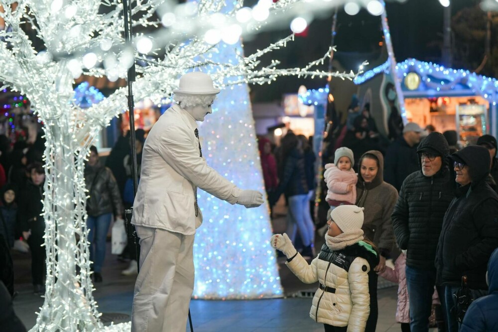 Târgul de Crăciun din Craiova. Tot ce trebuie să știi, de la program la atracții și spectacole - Imaginea 10