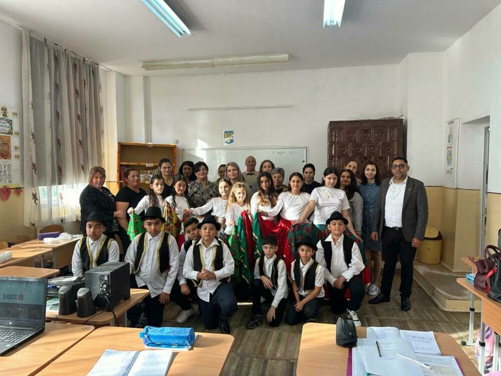 Școala din Buzău care luptă să ofere o oază de educație și speranță într-o comunitate afectată de abandonul școlar - Imaginea 3