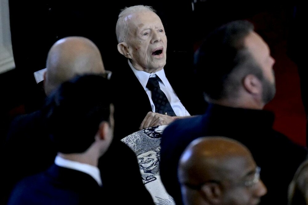 Jimmy Carter, în vârstă de 99 de ani, a mers la funeraliile soţiei sale. A fost adus într-un scaun cu rotile - Imaginea 7
