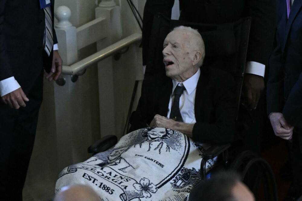 Jimmy Carter, în vârstă de 99 de ani, a mers la funeraliile soţiei sale. A fost adus într-un scaun cu rotile - Imaginea 8