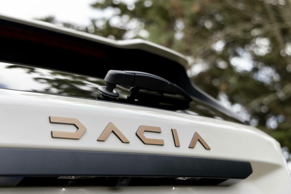 Dacia a lansat a treia generație a modelului Duster, cu o imagine mai dură și noi tehnologii GALERIE FOTO - Imaginea 18