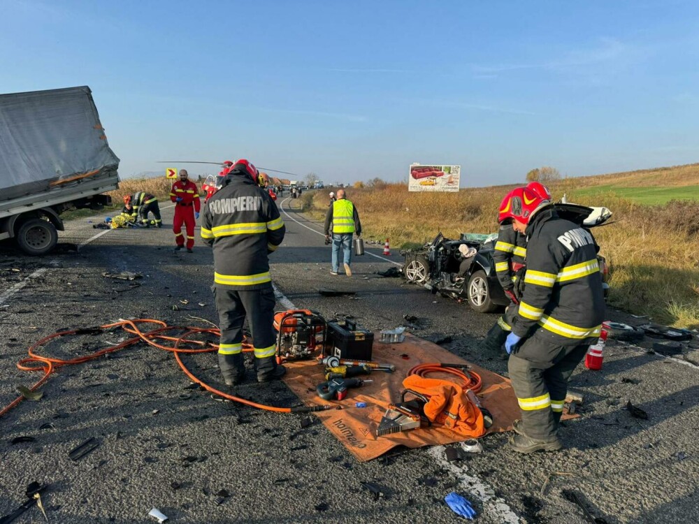 Accident grav în Mureș. Opt victime după un impact violent între un autoturism și o autoutilitară - Imaginea 1