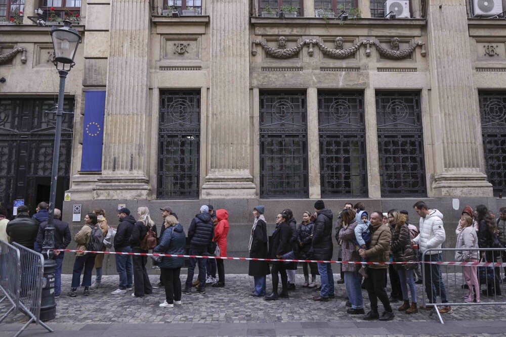 Cozi la secțiile de votare din București