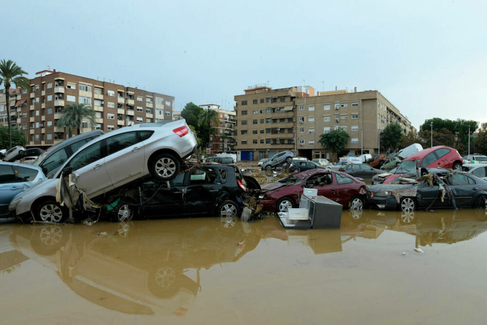 În localitățile de la marginea orașului Valencia, distrugerile sunt cutremurătoare: ”Mă sunau plângând și îmi spuneau: Murim” - Imaginea 12