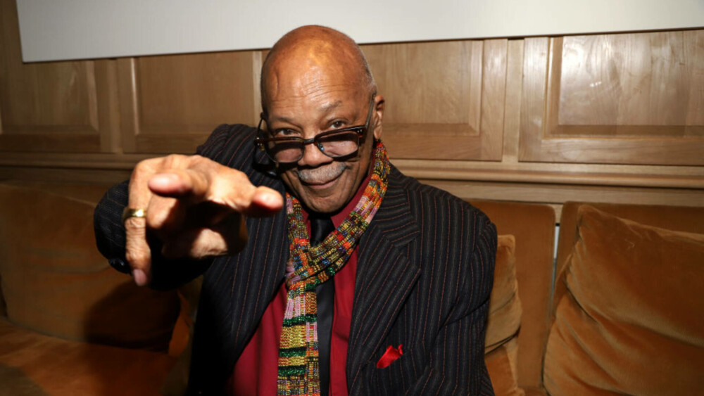 Maggie Smith, Alain Delon şi Quincy Jones, printre marile personalităţi care au decedat în ultimul an - Imaginea 20