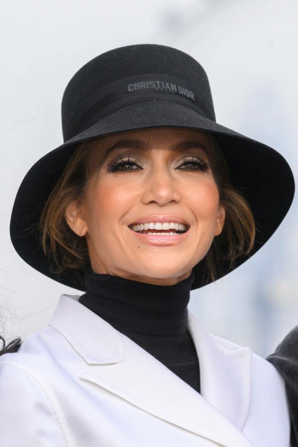 Jennifer Lopez, apariție spectaculoasă la Londra. Cât valorează ținuta pe care a purtat-o. GALERIE FOTO - Imaginea 6