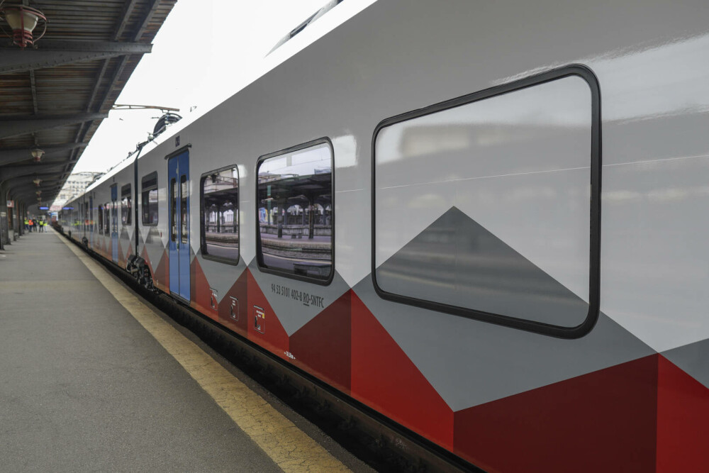 FOTO. Cum arată primul tren cumpărat de România în ultimii 20 de ani. Intră în circulaţie cu călători pe 20 noiembrie - Imaginea 2