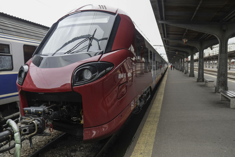 FOTO. Cum arată primul tren cumpărat de România în ultimii 20 de ani. Intră în circulaţie cu călători pe 20 noiembrie - Imaginea 4