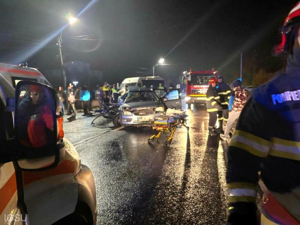 Accident cu 20 de persoane implicate, în Giurgiu. O șoferiță de 50 de ani a murit, după ce a lovit cu mașina un microbuz - Imaginea 1