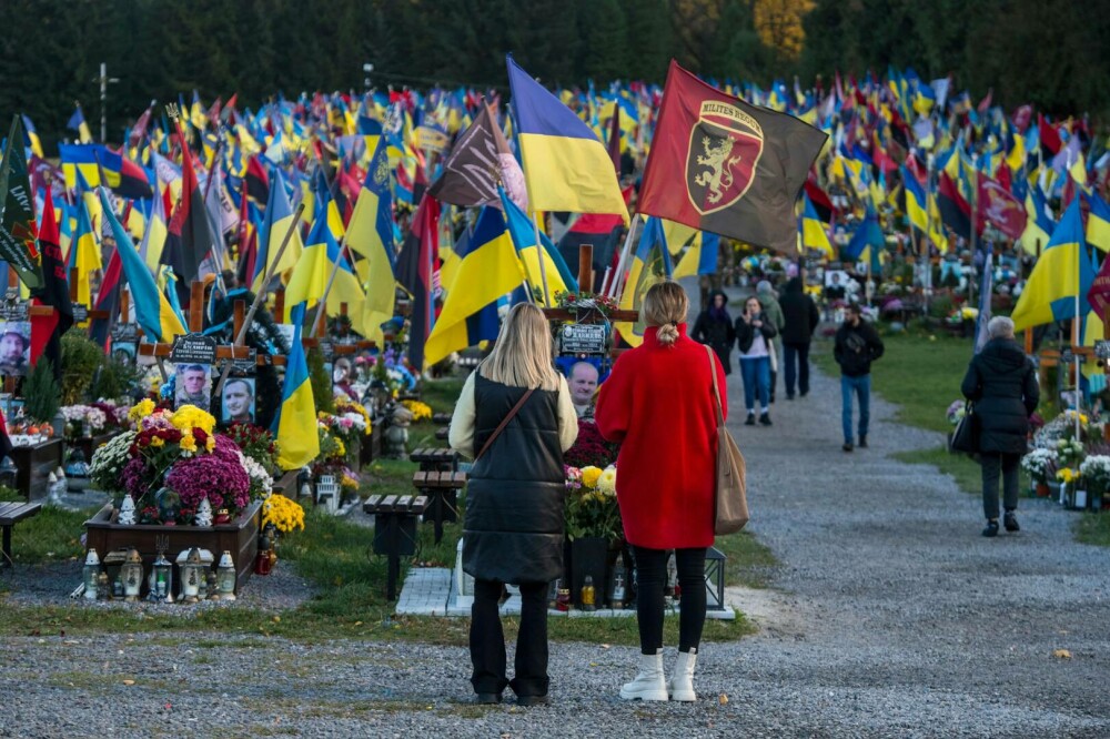 1000 de zile de război în Ucraina, în cifre. Orașe distruse, familii îndurerate și o țară transformată - Imaginea 3