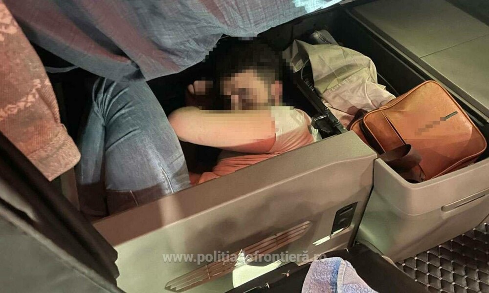 Descoperire neașteptată făcută de polițiștii din Arad în portbagajul unor mașini și pe bancheta din spate. FOTO - Imaginea 5