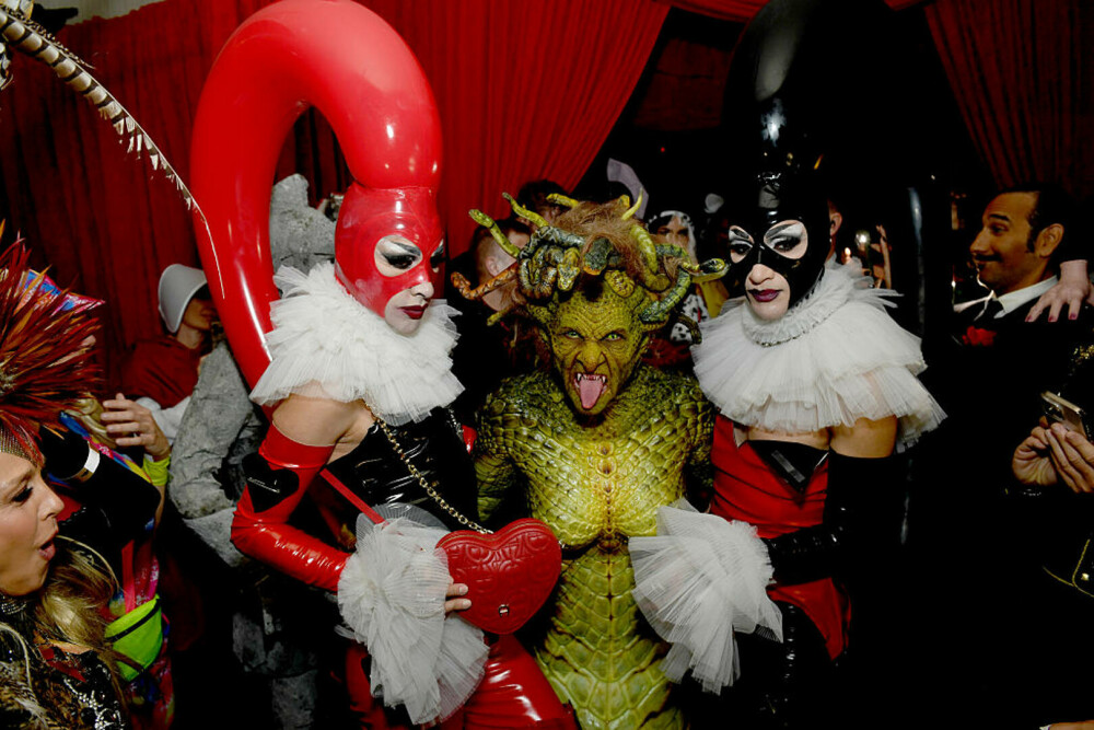 Cele mai spectaculoase ținute de Halloween. Celebritățile au purtat costume inspirate din film și muzică | GALERIE FOTO - Imaginea 14