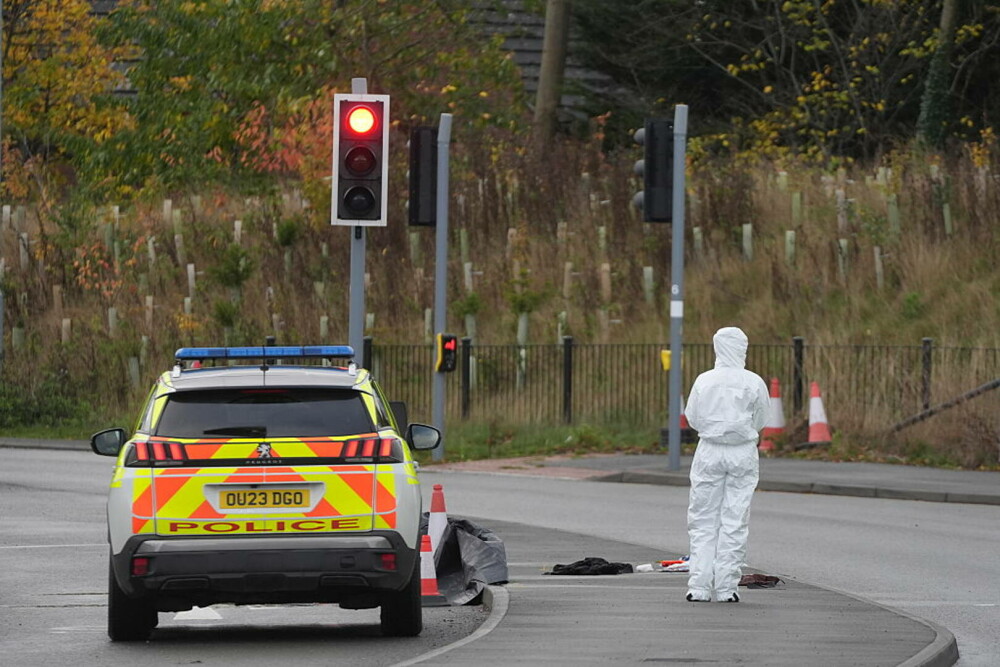 Atac armat într-un tren din Londra. Martorii povestesc cum se ascundeau în toalete pentru a scăpa: „Sângele era peste tot” - Imaginea 2