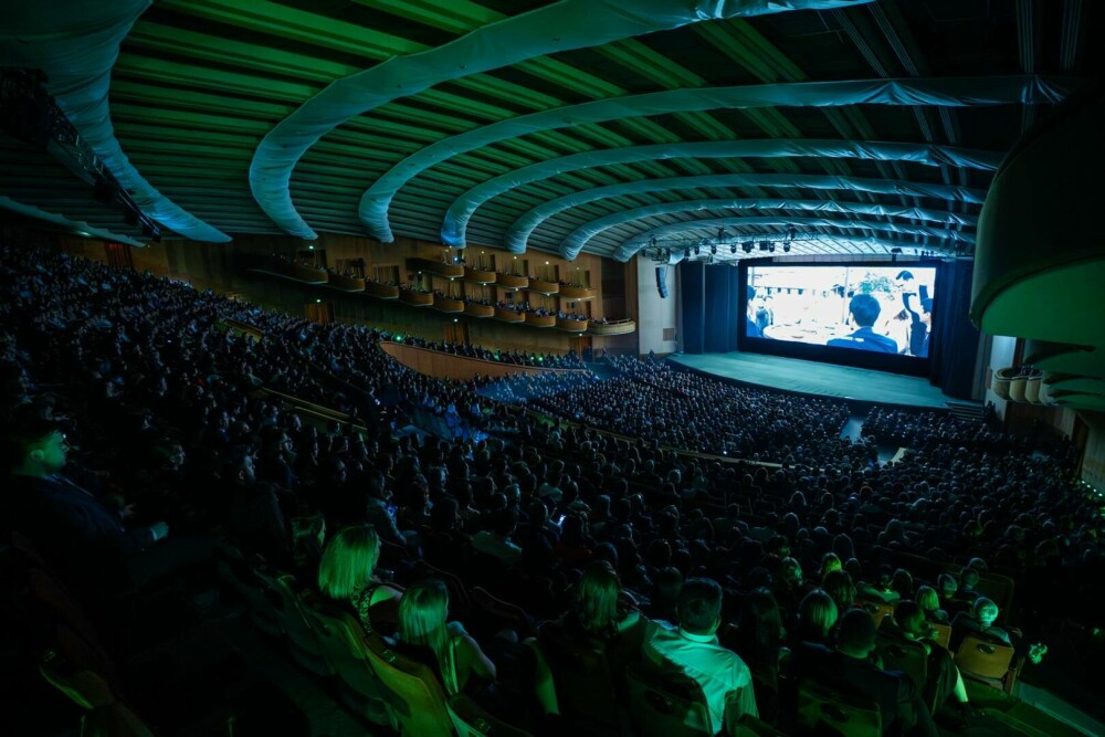 Premiera de gală a filmului Cravata Galbenă,
un eveniment de excepție la Sala Palatului - Imaginea 1