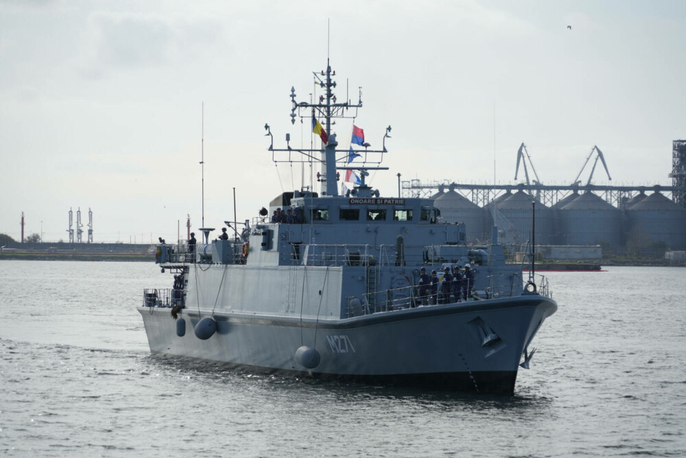 Vânător de mine cumpărat de la Marina Regală Britanică, pentru prima oară în Portul Constanța. Comandant este o femeie | FOTO - Imaginea 3