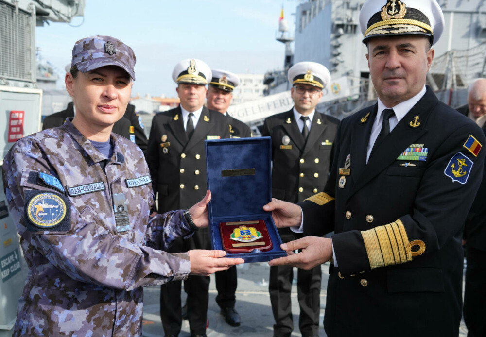 Vânător de mine cumpărat de la Marina Regală Britanică, pentru prima oară în Portul Constanța. Comandant este o femeie | FOTO - Imaginea 4