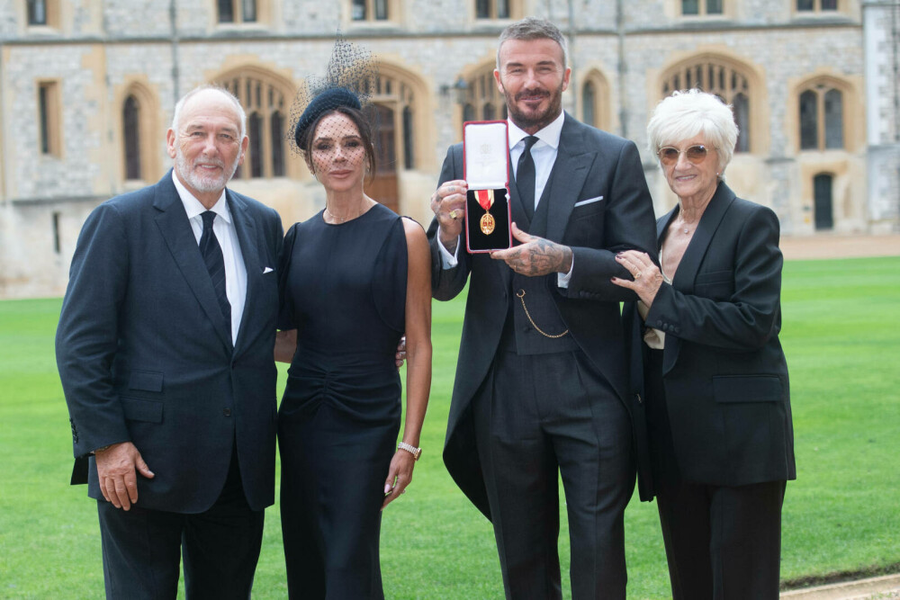 David Beckham, înnobilat de regele Charles la Castelul Windsor. Fotbalistul a primit titlul de cavaler | VIDEO&FOTO - Imaginea 8