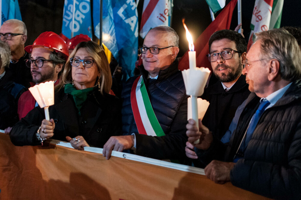 Roma, îndoliată după moartea muncitorului român Octavian Stroici. Sute de oameni au ieșit în stradă. FOTO - Imaginea 3