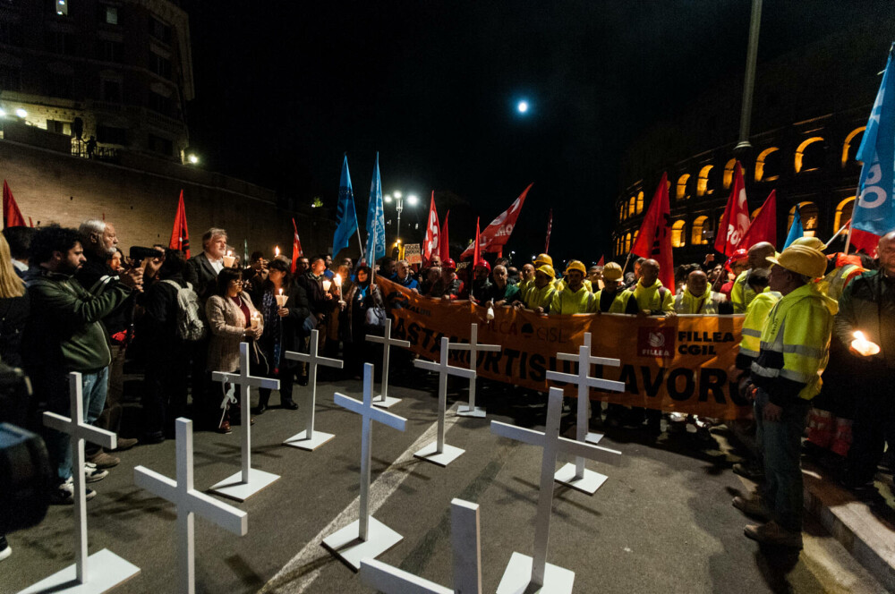 Roma, îndoliată după moartea muncitorului român Octavian Stroici. Sute de oameni au ieșit în stradă. FOTO - Imaginea 4