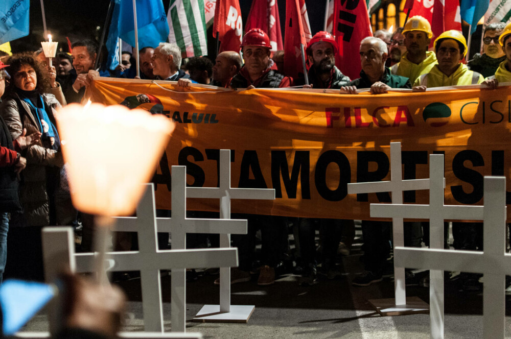 Roma, îndoliată după moartea muncitorului român Octavian Stroici. Sute de oameni au ieșit în stradă. FOTO - Imaginea 5