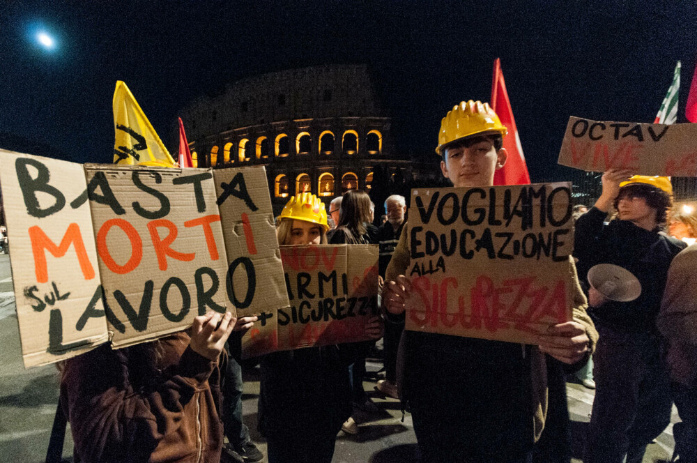 Roma, îndoliată după moartea muncitorului român Octavian Stroici. Sute de oameni au ieșit în stradă. FOTO - Imaginea 8