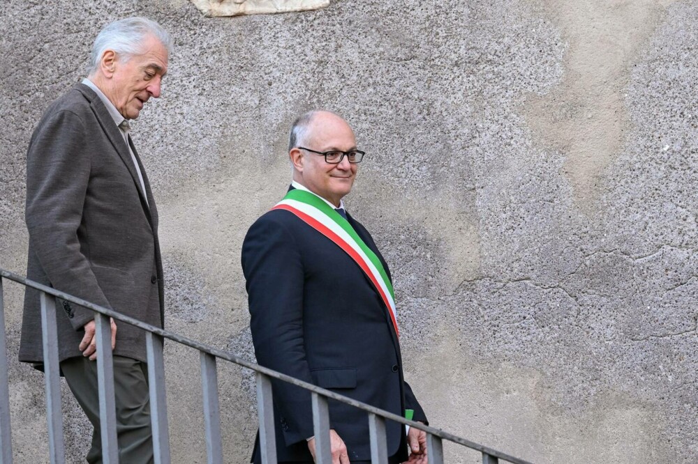 Papa Leon al XIV-lea l-a primit pe Robert De Niro la Vatican. „Familia mea are origini italiene