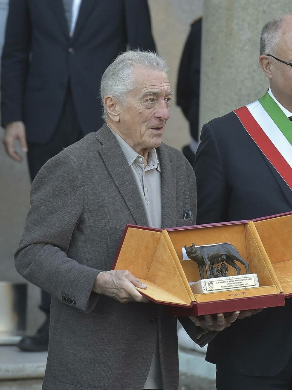 Papa Leon al XIV-lea l-a primit pe Robert De Niro la Vatican. „Familia mea are origini italiene