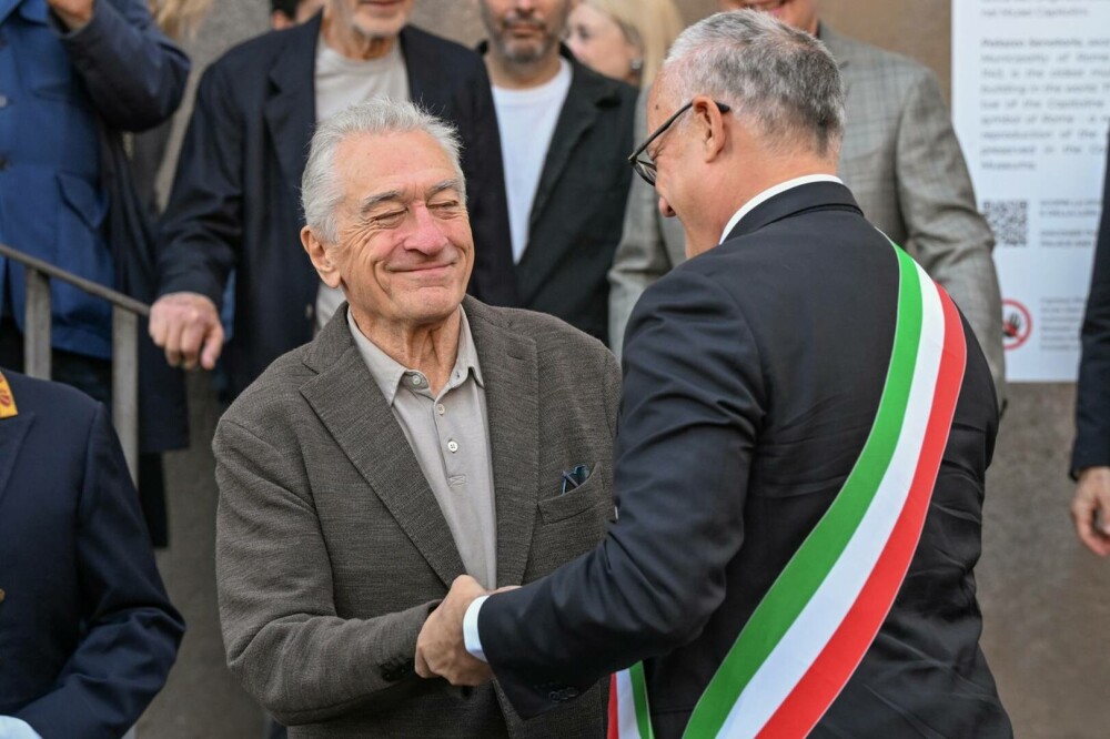 Papa Leon al XIV-lea l-a primit pe Robert De Niro la Vatican. „Familia mea are origini italiene