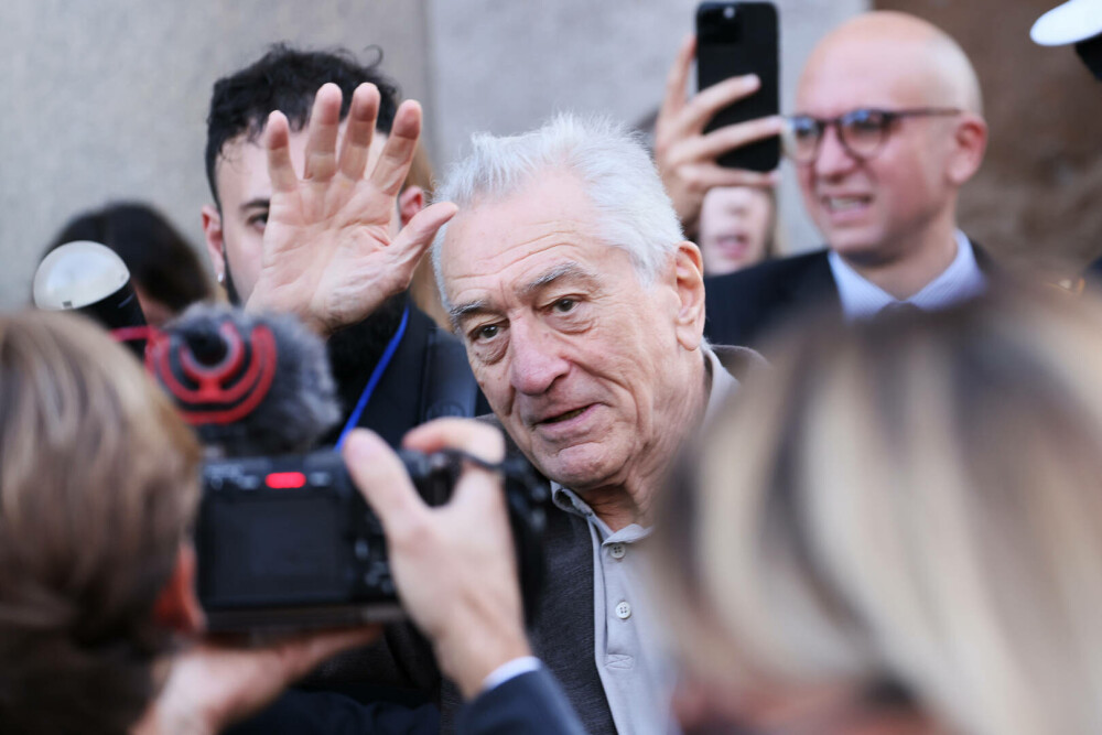 Papa Leon al XIV-lea l-a primit pe Robert De Niro la Vatican. „Familia mea are origini italiene