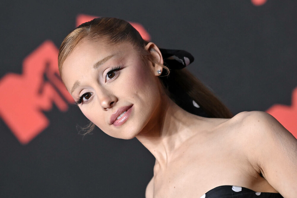 Ariana Grande, apariție plină de eleganță la Opera din Paris alături de colegii din filmul „Wicked”. GALERIE FOTO - Imaginea 10