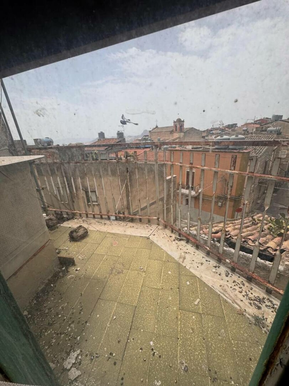 Un bărbat a cumpărat una dintre renumitele locuințe la un euro din Sicilia. Ce a descoperit: „S-a plătit practic singură” - Imaginea 3