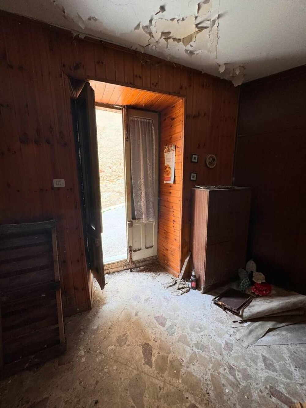 Un bărbat a cumpărat una dintre renumitele locuințe la un euro din Sicilia. Ce a descoperit: „S-a plătit practic singură” - Imaginea 8