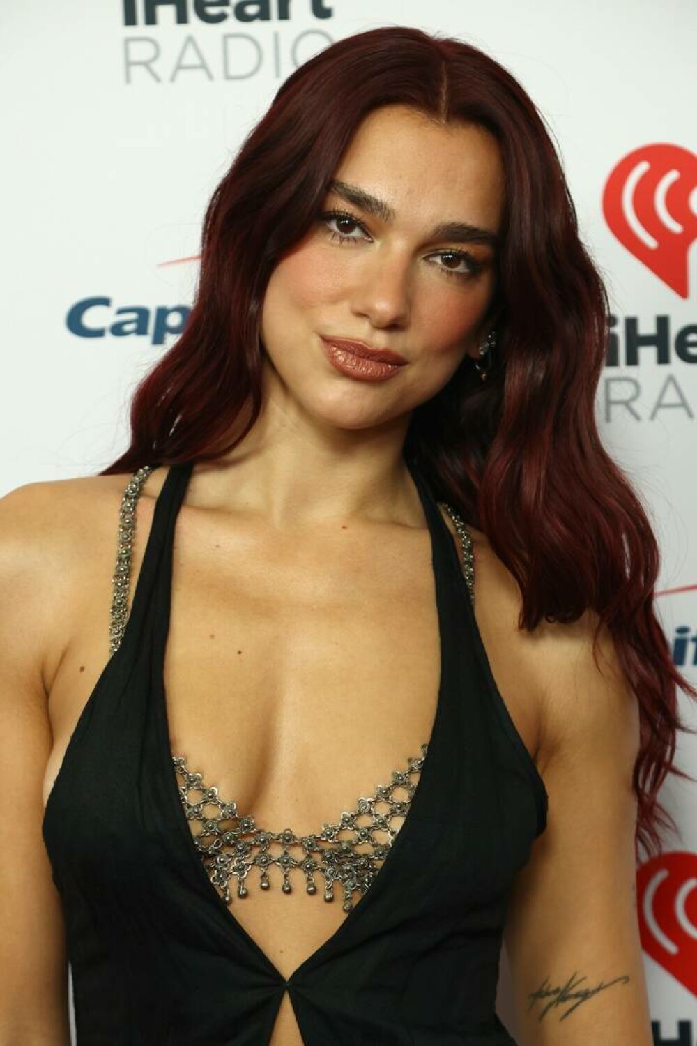 Dua Lipa a făcut spectacol pe stadionul La Bombonera. Artista a atras toate privirile | GALERIE FOTO - Imaginea 40