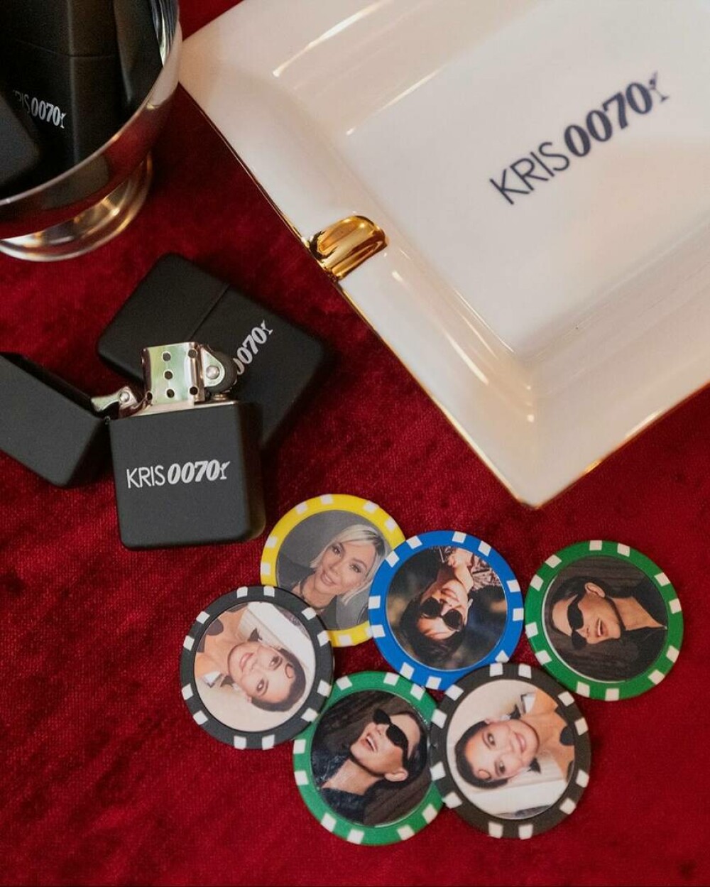 Surorile Kardashian au strălucit la aniversarea de 70 de ani a mamei lor. Petrecere la mega-conacul lui Jeff Bezos. FOTO - Imaginea 42