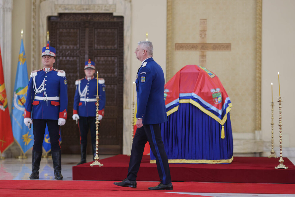 Moment istoric. Românii își iau rămas-bun de la ultimul domn al Moldovei, Grigore Alexandru Ghyka. GALERIE FOTO - Imaginea 1